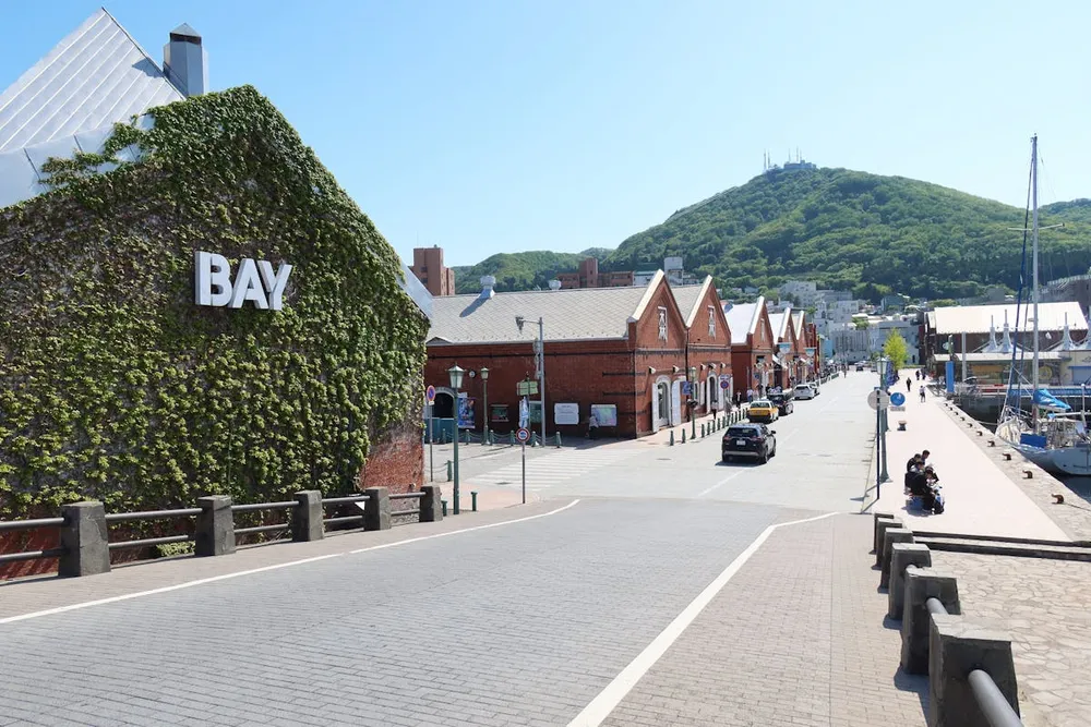 Les entrepôts de briques rouges Kanemori près de la baie de Hakodate