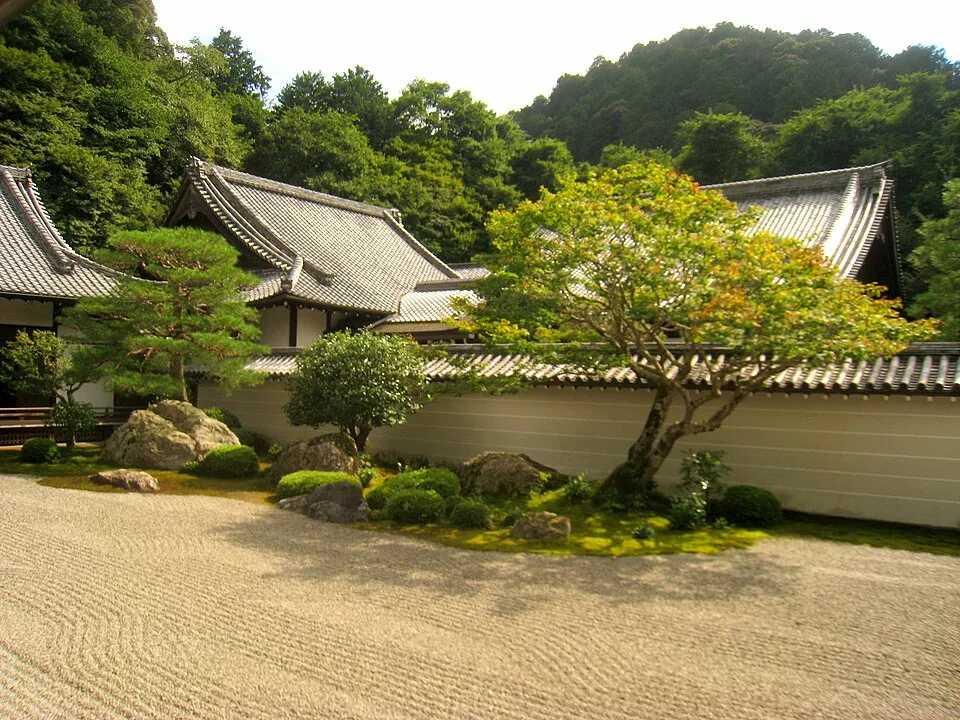 Le jardin sec (kare-sansui) de Nanzenji dans le quartier de Higashiyama à Kyoto