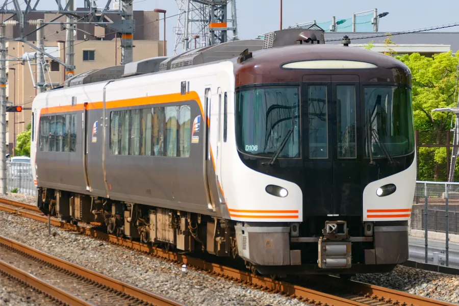 Le limité Hida (série HC85), qui relie Nagoya et Takayama sans correspondance