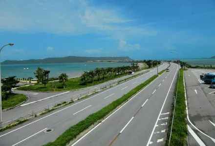 The Kaichu-doro sea road to northern Okinawa